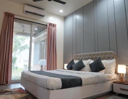 Saanjh Villa 6BHK