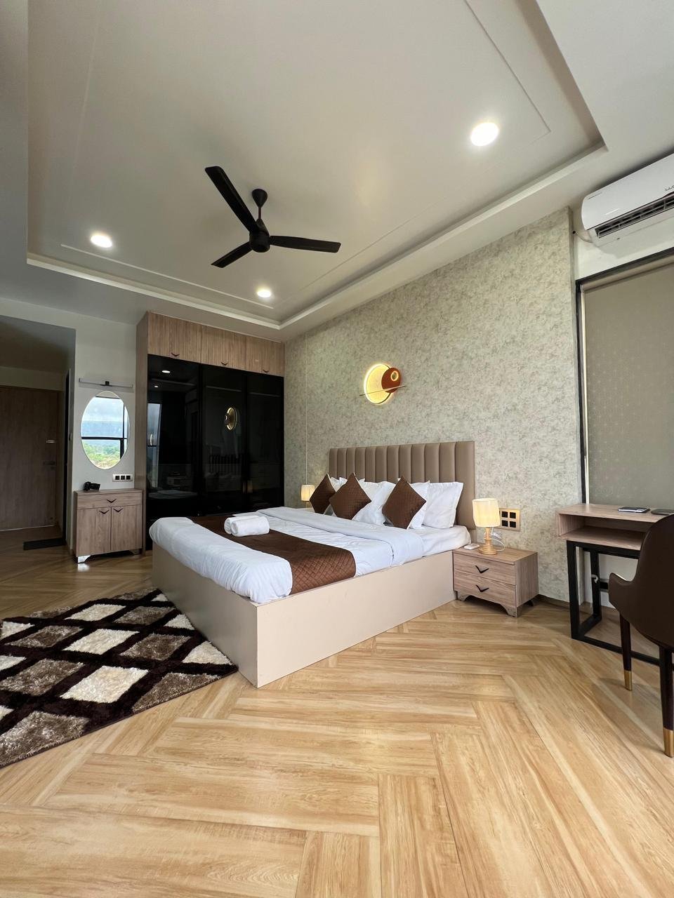 Saanjh Villa 6BHK